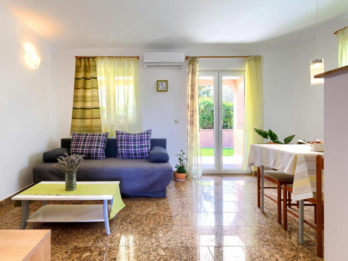 Holiday Home House Eric&Paolo By Interhome Pula Exterior photo